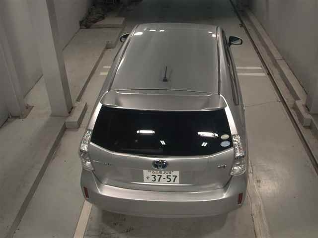 TOYOTA PRIUS ALPHA 2012