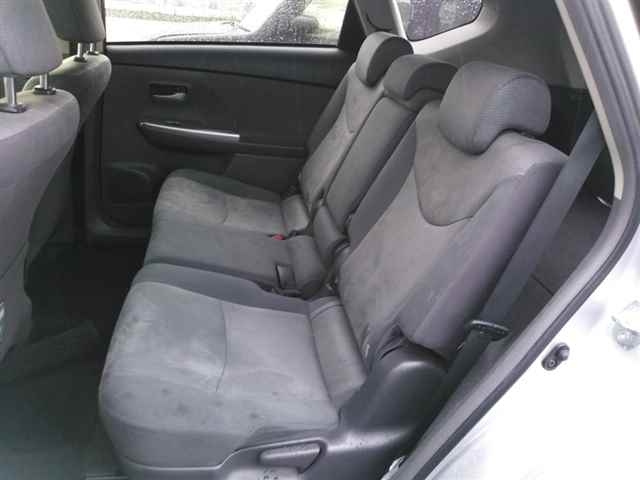 TOYOTA PRIUS ALPHA 2012