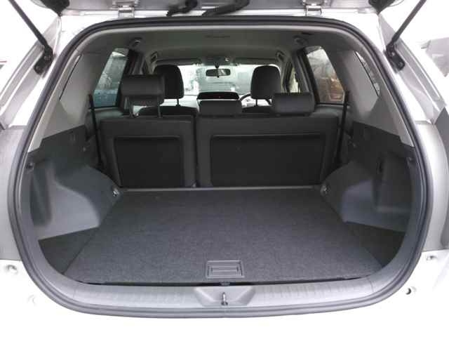 TOYOTA PRIUS ALPHA 2012
