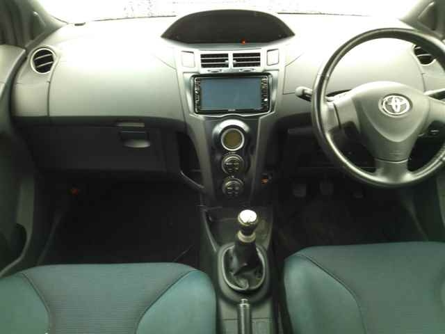 TOYOTA VITZ 2008