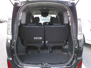 TOYOTA VOXY 2017