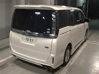 TOYOTA VOXY 2014