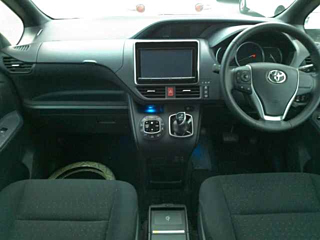 TOYOTA VOXY 2014