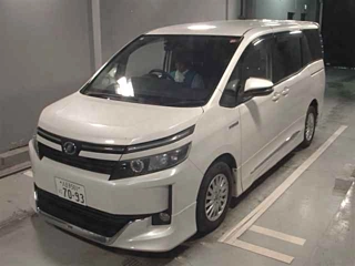 TOYOTA VOXY 2014