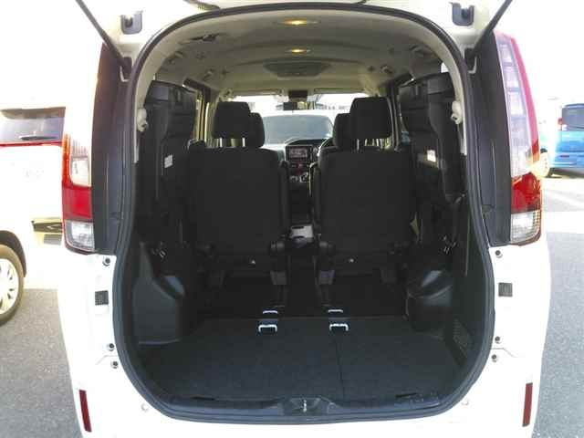 TOYOTA NOAH 2014