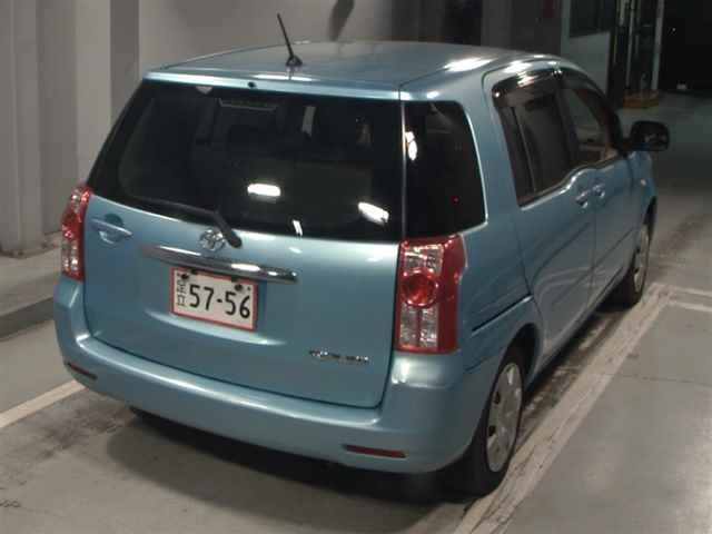 TOYOTA RAUM 2010