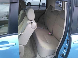 TOYOTA RAUM 2010