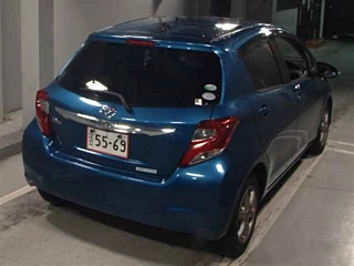 TOYOTA VITZ 2015