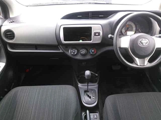 TOYOTA VITZ 2015