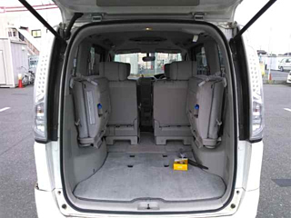 NISSAN SERENA 2013
