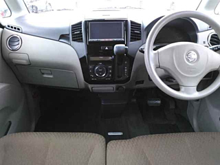 NISSAN ROOX 2010