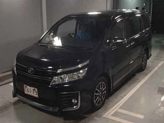 TOYOTA VOXY 2014