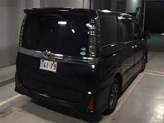 TOYOTA VOXY 2014