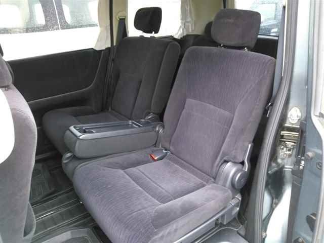 NISSAN SERENA 2010