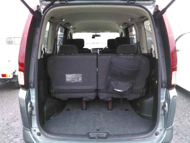 NISSAN SERENA 2010