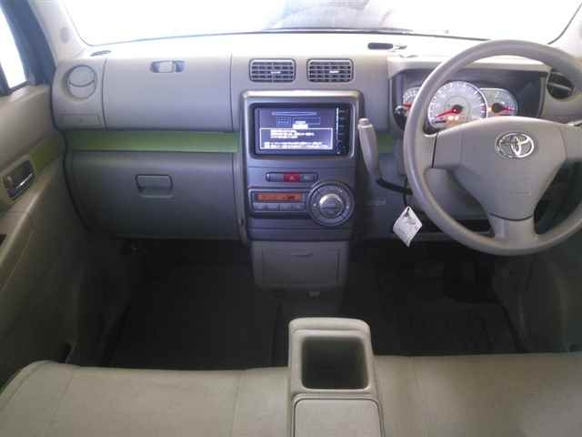 TOYOTA PIXIS SPACE 2016