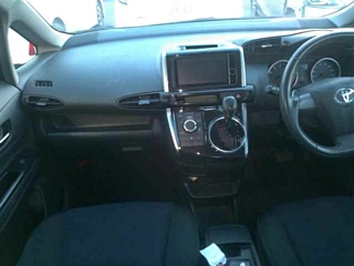 TOYOTA WISH 2013