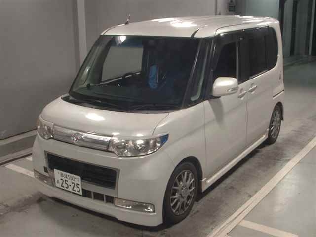 DAIHATSU TANTO 2009