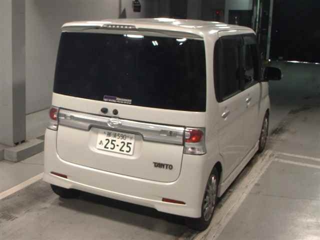 DAIHATSU TANTO 2009