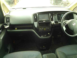 NISSAN SERENA 2010