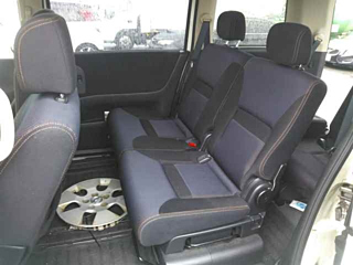 NISSAN SERENA 2010