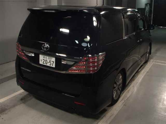 TOYOTA VELLFIRE 2013