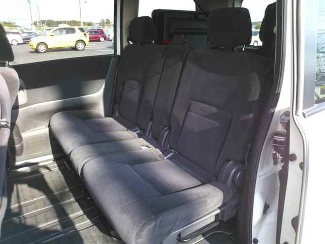 NISSAN SERENA 2010