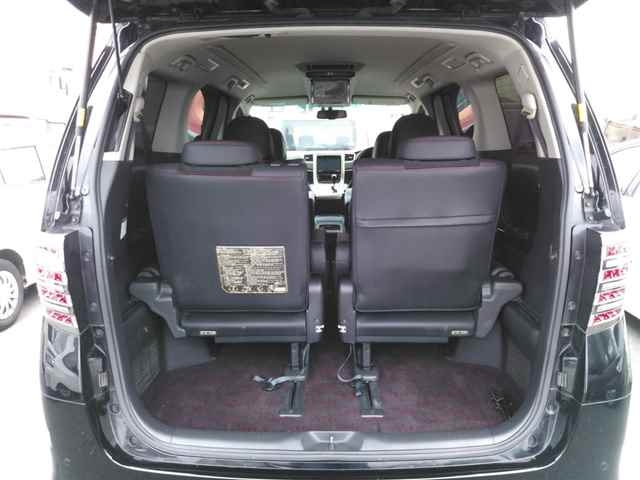 TOYOTA VELLFIRE 2013