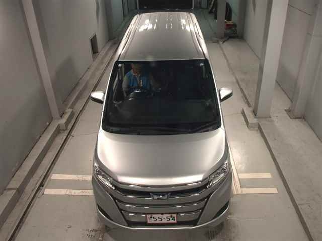 TOYOTA NOAH 2020