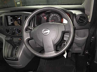 NISSAN NV200 2022