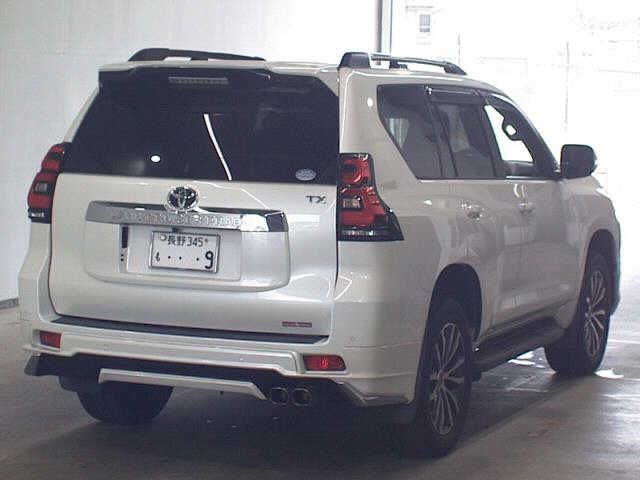 TOYOTA LAND CRUISER PRADO 2019