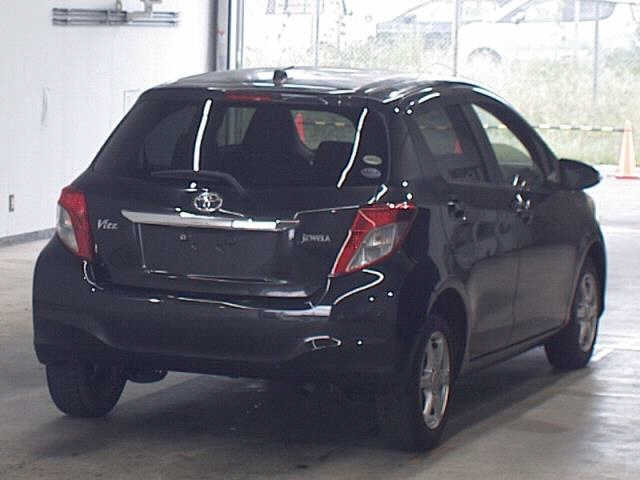 TOYOTA VITZ 2012