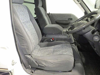 MAZDA BONGO VAN 2010