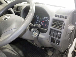 MAZDA BONGO VAN 2010