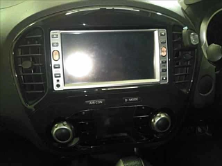 NISSAN JUKE 2011
