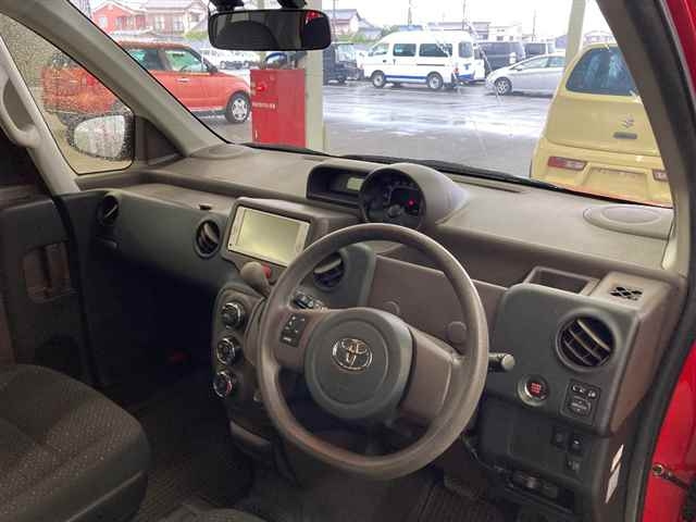 TOYOTA PORTE 2013