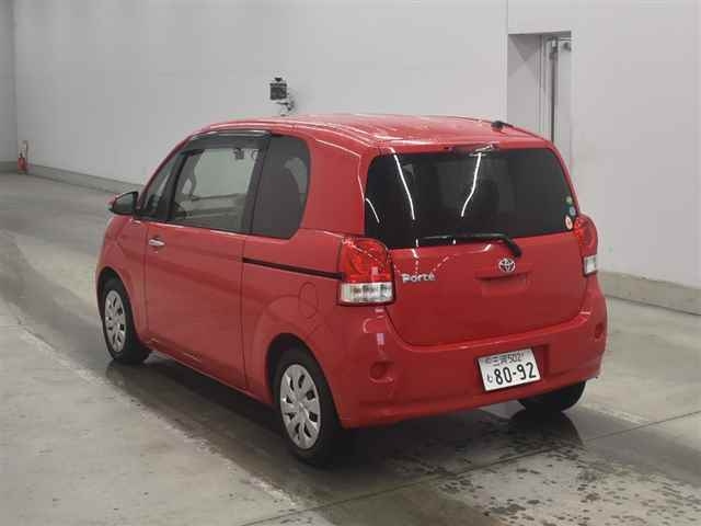 TOYOTA PORTE 2013