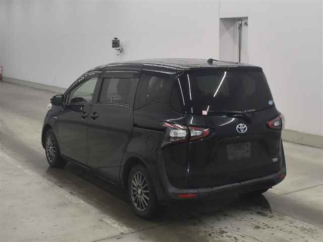 TOYOTA SIENTA 2016