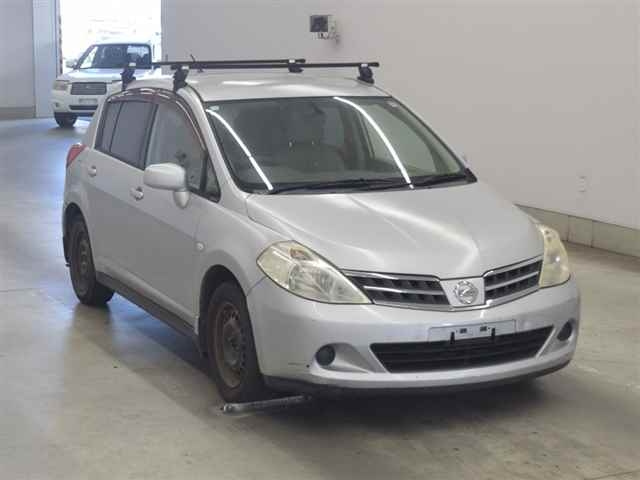 NISSAN TIIDA 2010