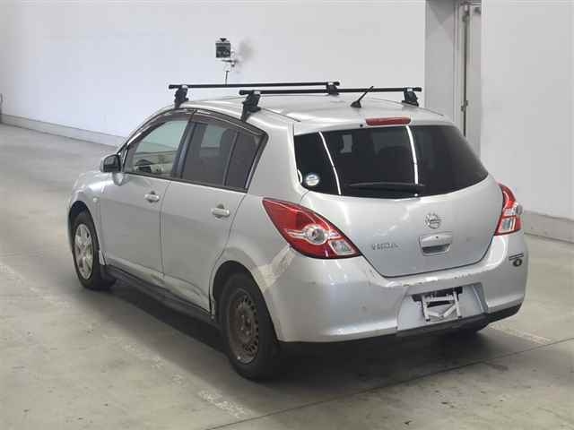 NISSAN TIIDA 2010