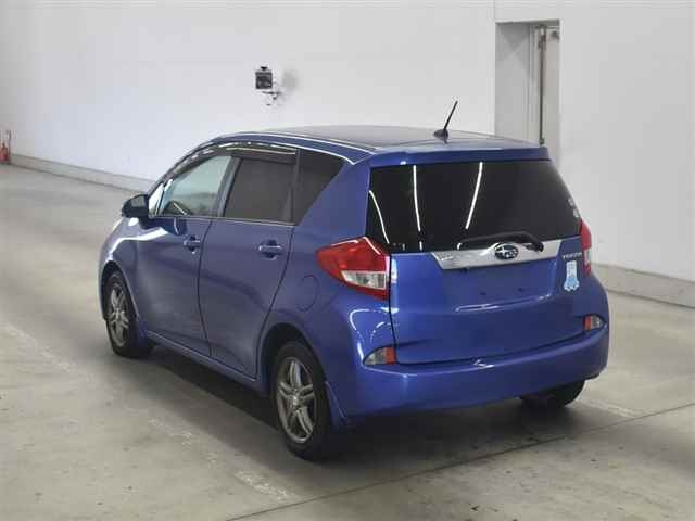 SUBARU TREZIA 2011