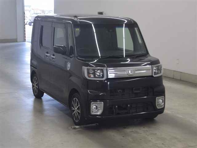 DAIHATSU WAKE 2016