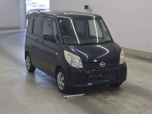 NISSAN ROOX 2011