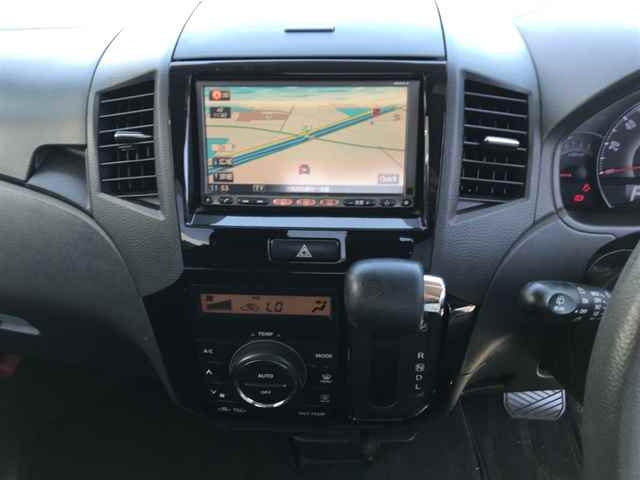 NISSAN ROOX 2010
