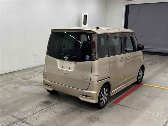 NISSAN ROOX 2010