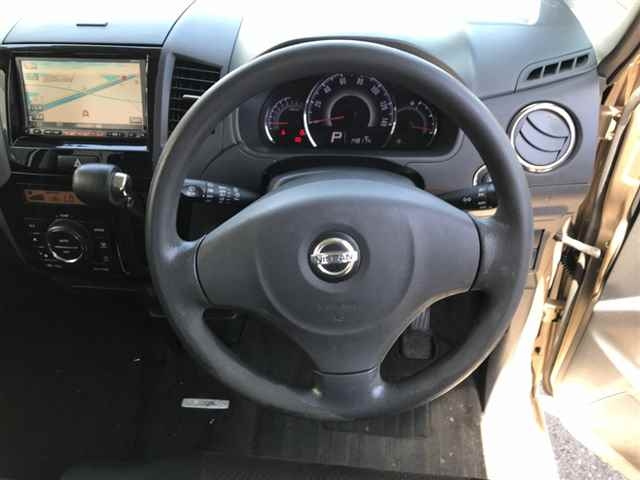 NISSAN ROOX 2010