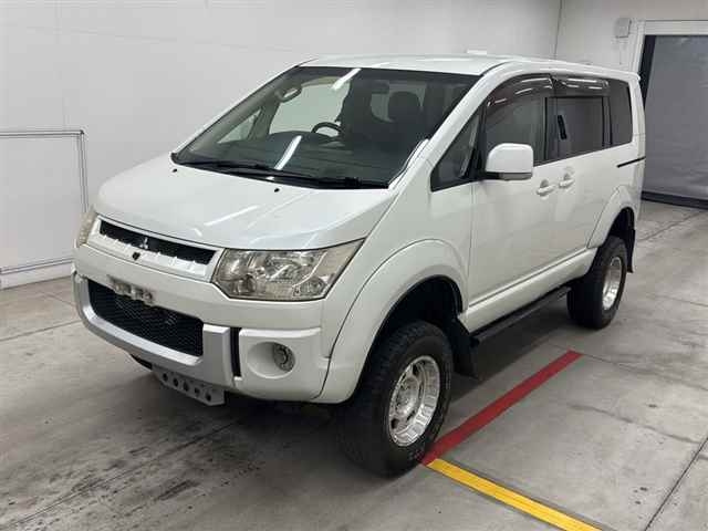 MITSUBISHI DELICA D5 2008