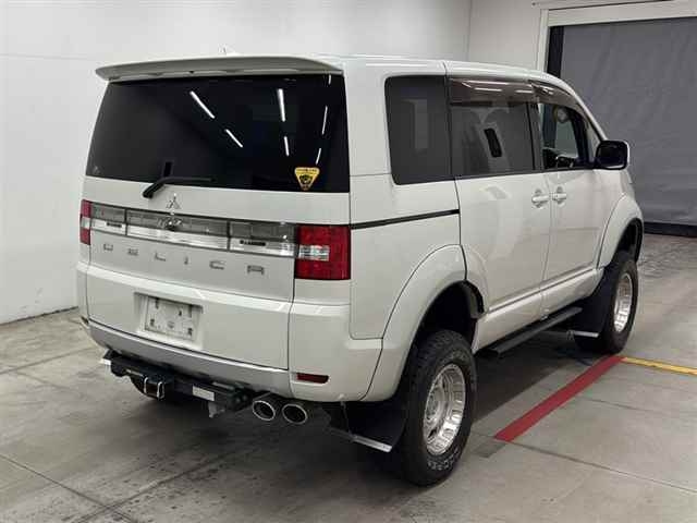 MITSUBISHI DELICA D5 2008