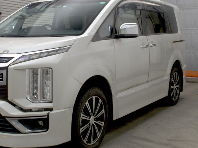 MITSUBISHI DELICA D5 2019