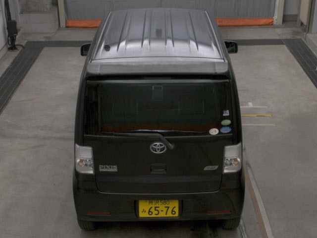 TOYOTA PIXIS SPACE 2012